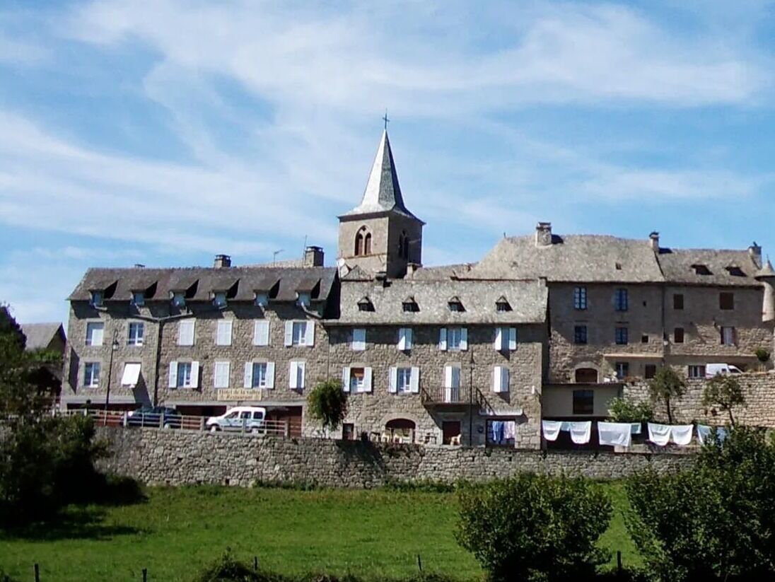 Annonces vente hébergements (Gites, chambre d'hôtes, hôtel... Gite à vendre sur le chemin de Compostelle