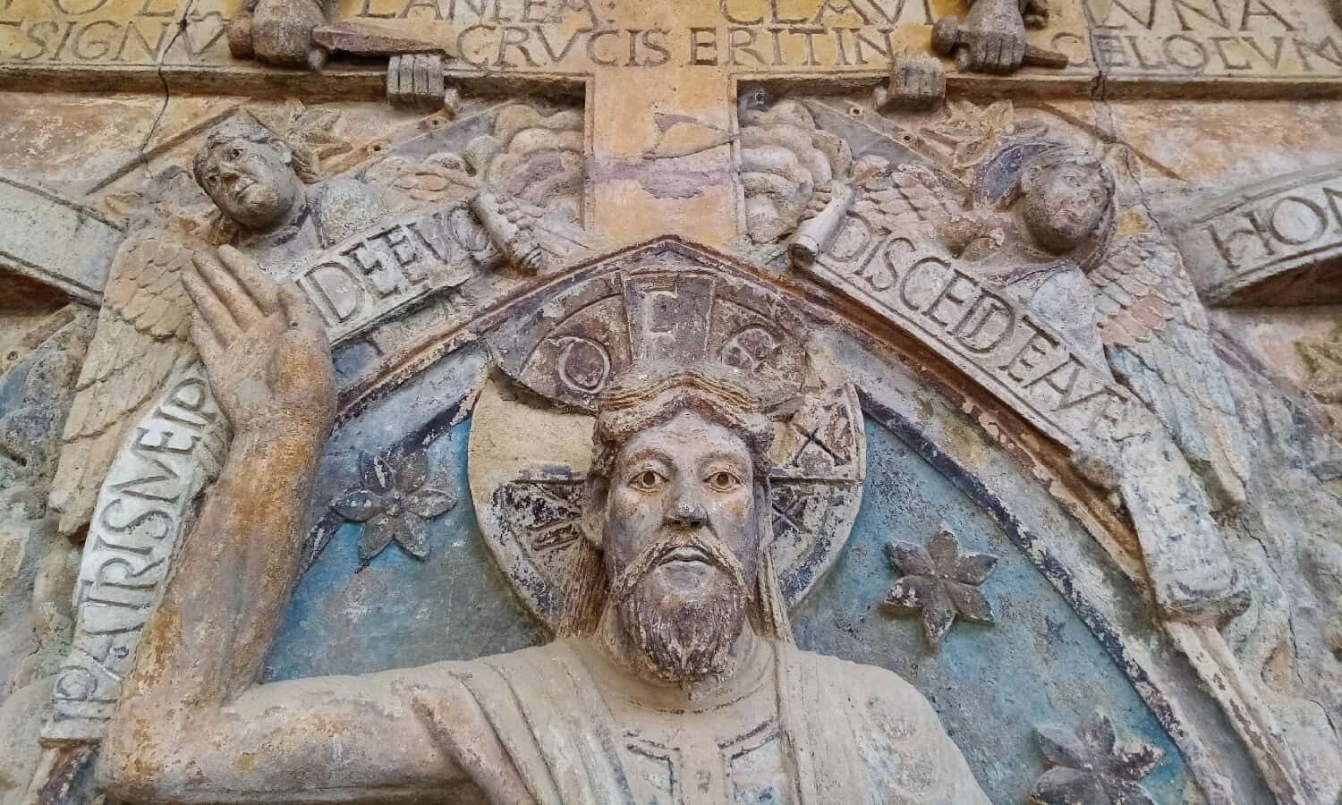 Tympan de l'abbatiale de Conques : des photos inédites 